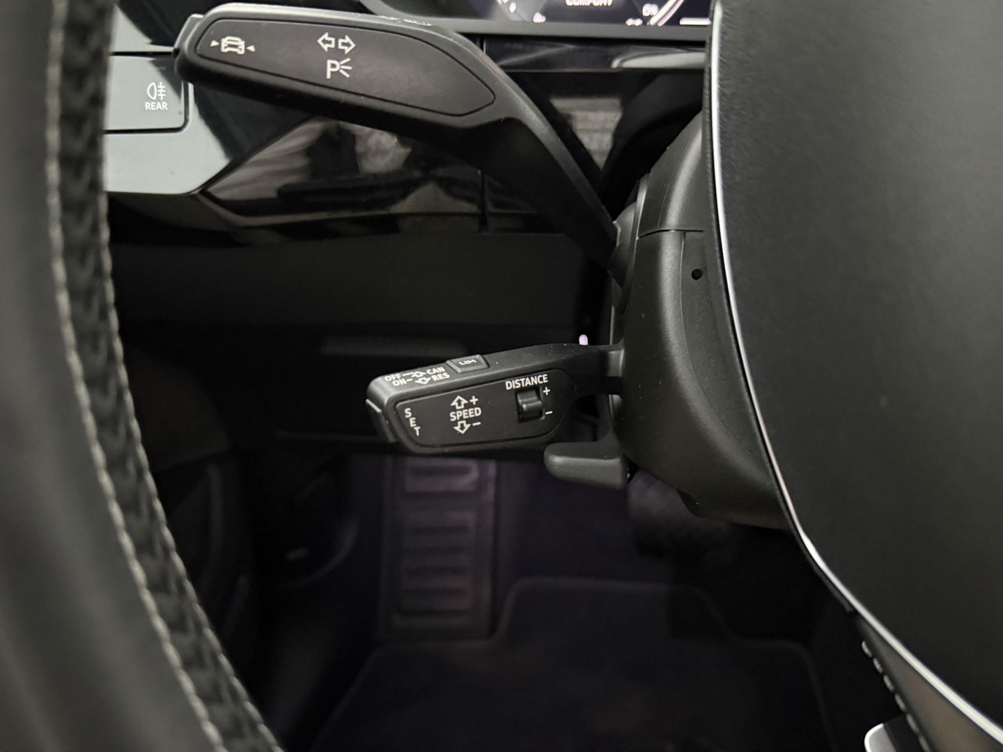 Audi e-tron 55 Quattro S-line 95 kWh | Pano | B&O | Virtual | Sfeerverl. | Trekh | Memory | NAP