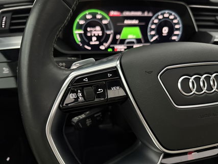 Audi e-tron 55 Quattro S-line 95 kWh | Pano | B&O | Virtual | Sfeerverl. | Trekh | Memory | NAP