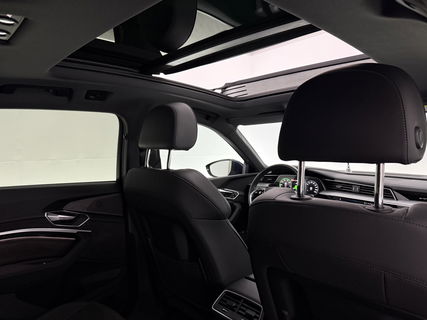 Audi e-tron 55 Quattro S-line 95 kWh | Pano | B&O | Virtual | Sfeerverl. | Trekh | Memory | NAP