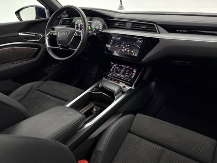 Audi e-tron 55 Quattro S-line 95 kWh | Pano | B&O | Virtual | Sfeerverl. | Trekh | Memory | NAP