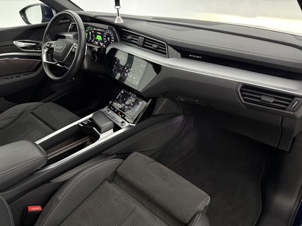 Audi e-tron 55 Quattro S-line 95 kWh | Pano | B&O | Virtual | Sfeerverl. | Trekh | Memory | NAP