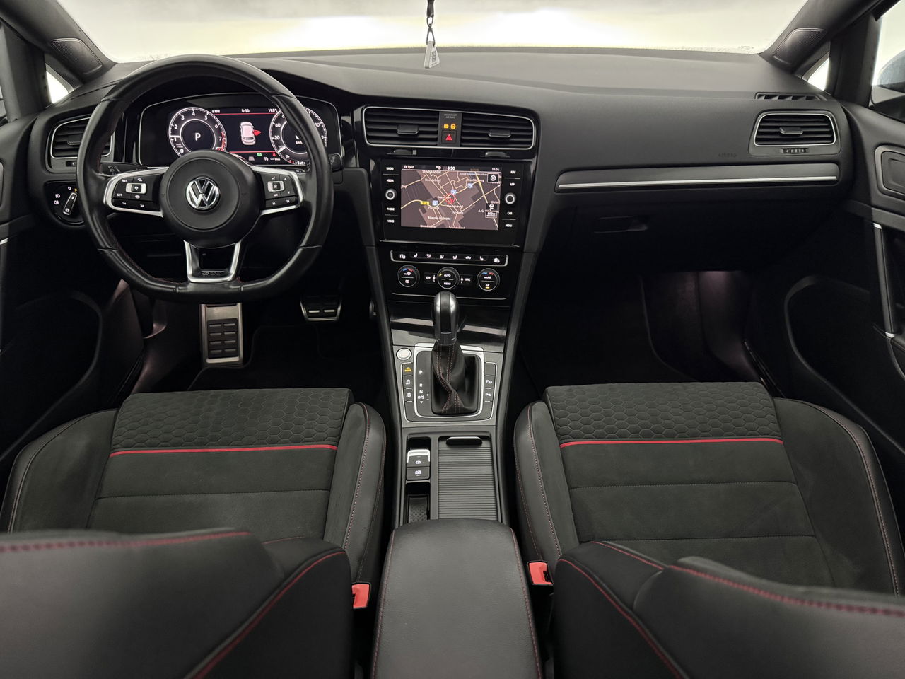 Volkswagen Golf 2.0 TSI GTI Performance | 245PK | Pano | Virtual | LED | Carplay | 19"LMV