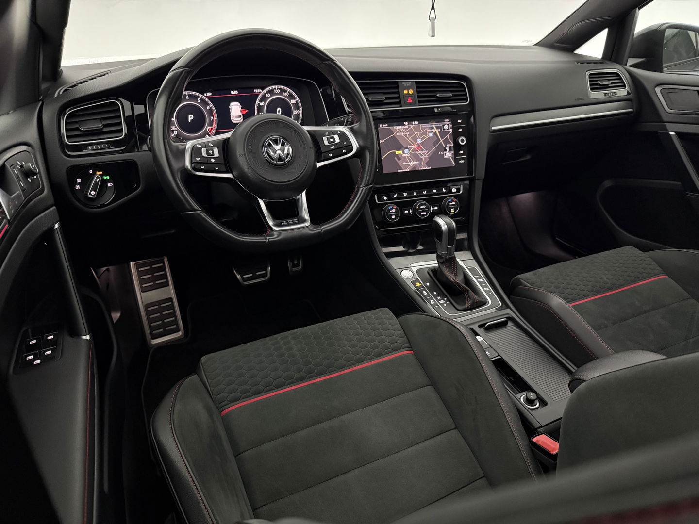 Volkswagen Golf 2.0 TSI GTI Performance | 245PK | Pano | Virtual | LED | Carplay | Adaptive l Stoelverw.