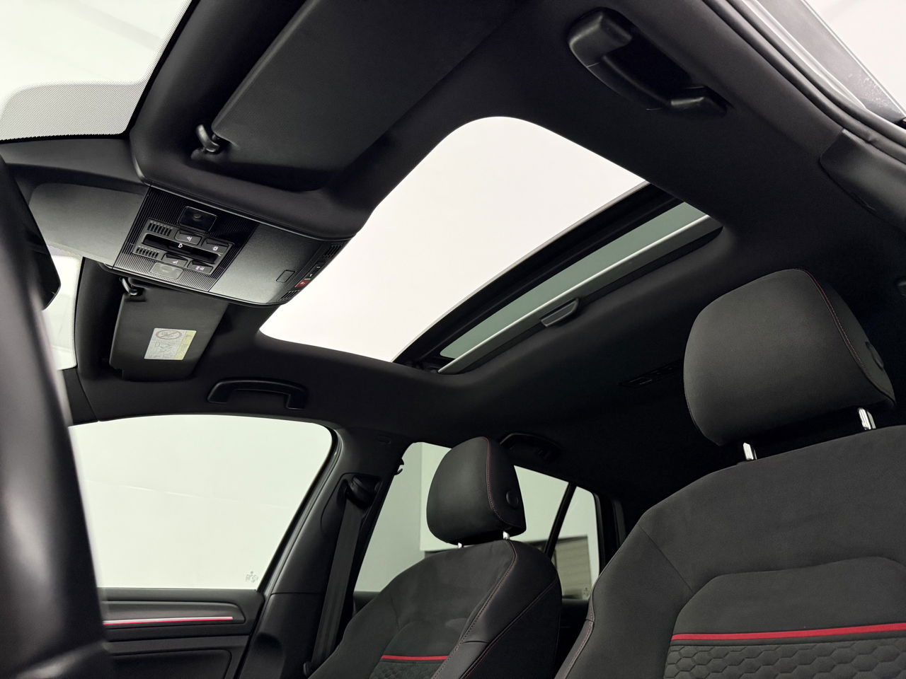 Volkswagen Golf 2.0 TSI GTI Performance | 245PK | Pano | Virtual | LED | Carplay | 19"LMV