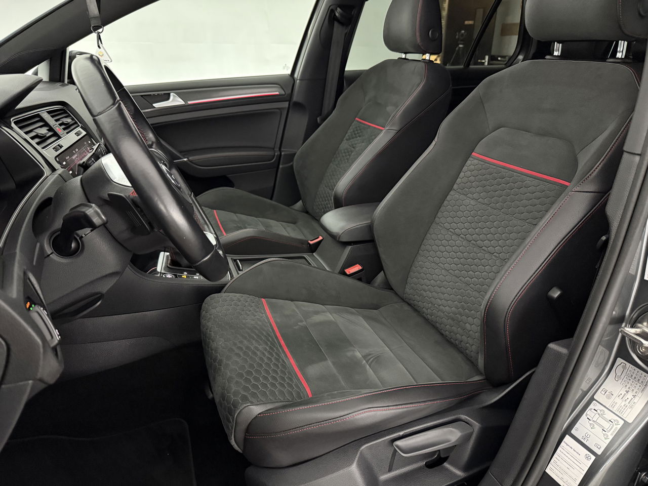 Volkswagen Golf 2.0 TSI GTI Performance | 245PK | Pano | Virtual | LED | Carplay | 19"LMV