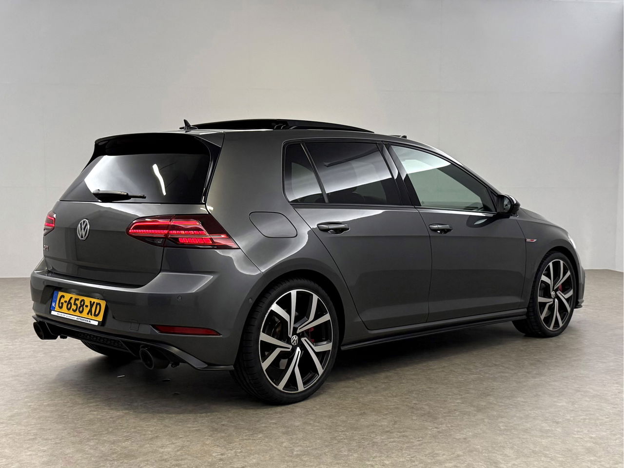 Volkswagen Golf 2.0 TSI GTI Performance | 245PK | Pano | Virtual | LED | Carplay | 19"LMV