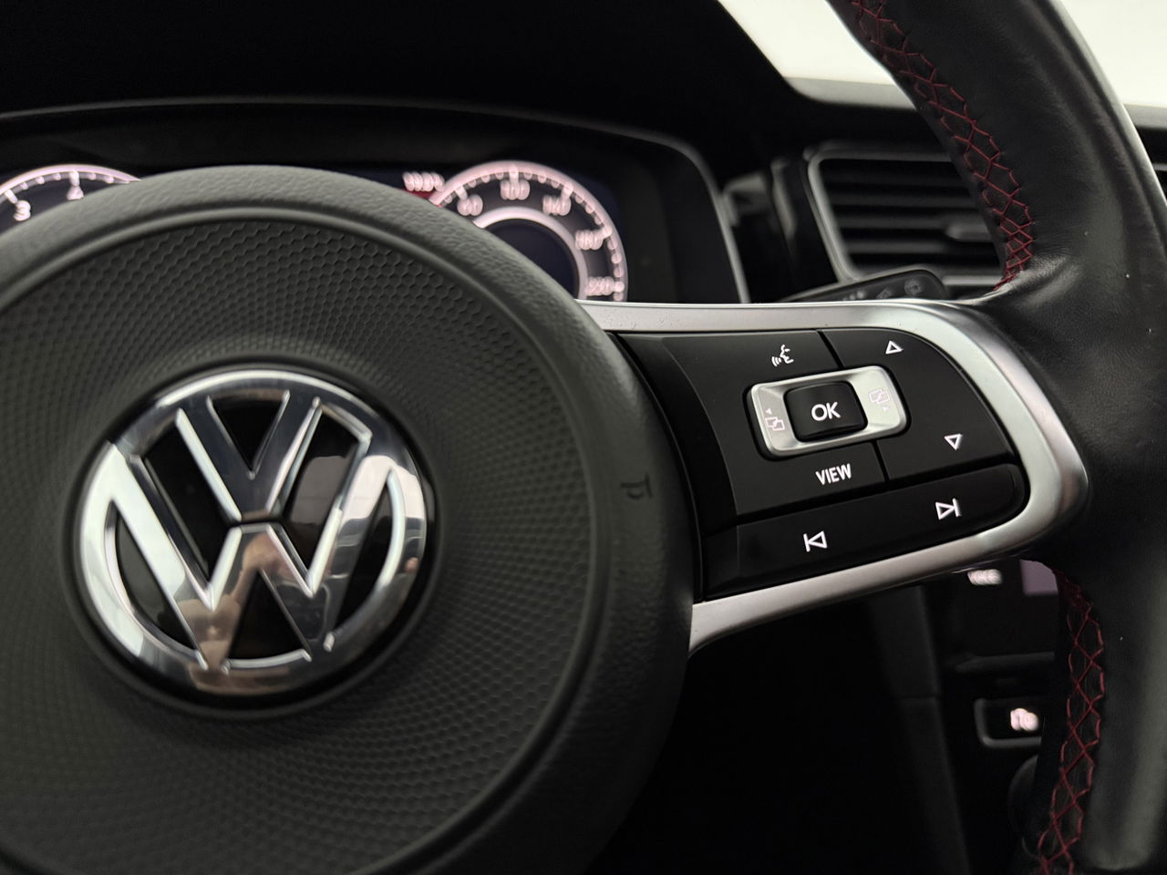 Volkswagen Golf 2.0 TSI GTI Performance | 245PK | Pano | Virtual | LED | Carplay | 19"LMV