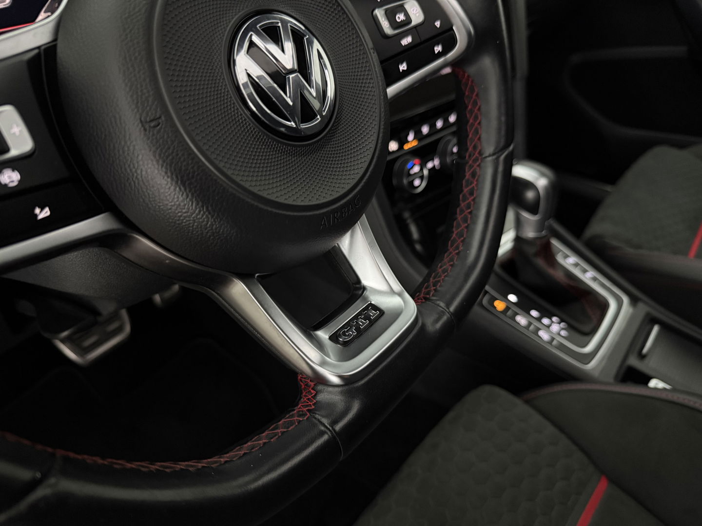 Volkswagen Golf 2.0 TSI GTI Performance | 245PK | Pano | Virtual | LED | Carplay | Adaptive l Stoelverw.