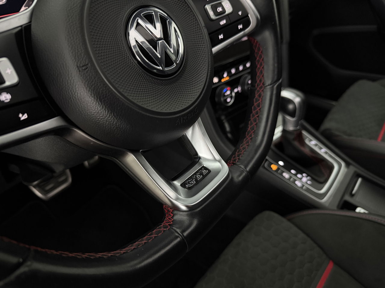 Volkswagen Golf 2.0 TSI GTI Performance | 245PK | Pano | Virtual | LED | Carplay | 19"LMV