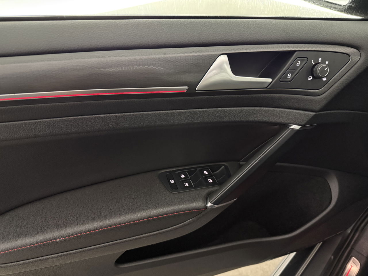 Volkswagen Golf 2.0 TSI GTI Performance | 245PK | Pano | Virtual | LED | Carplay | 19"LMV