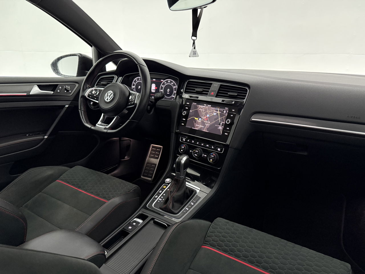 Volkswagen Golf 2.0 TSI GTI Performance | 245PK | Pano | Virtual | LED | Carplay | 19"LMV