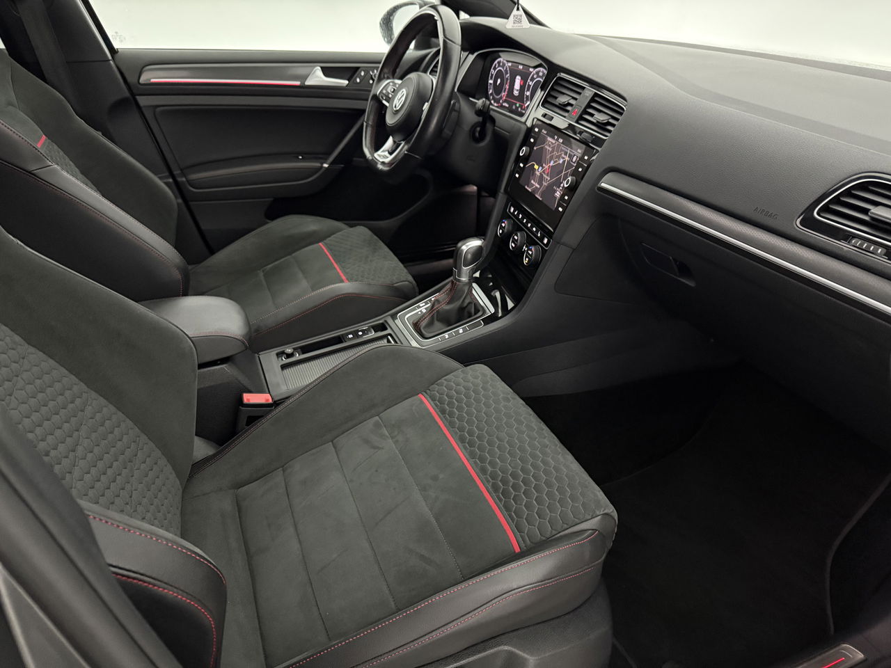Volkswagen Golf 2.0 TSI GTI Performance | 245PK | Pano | Virtual | LED | Carplay | 19"LMV