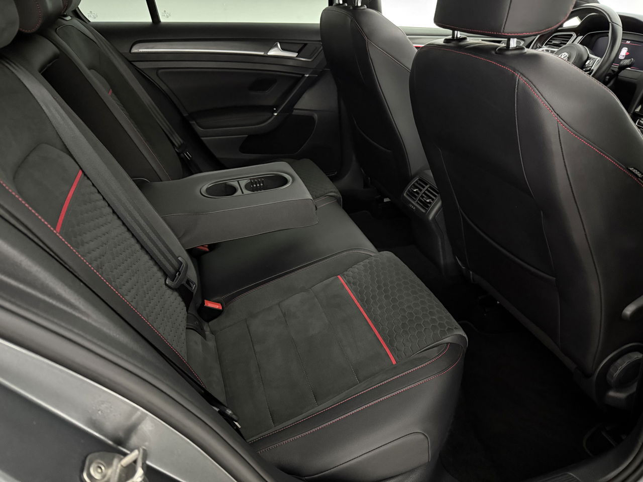 Volkswagen Golf 2.0 TSI GTI Performance | 245PK | Pano | Virtual | LED | Carplay | 19"LMV