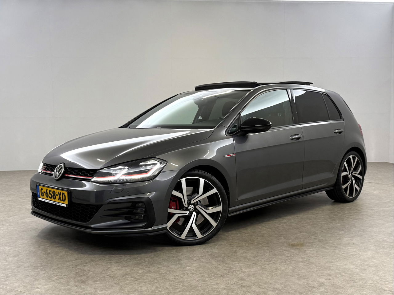 Volkswagen Golf 2.0 TSI GTI Performance | 245PK | Pano | Virtual | LED | Carplay | 19"LMV