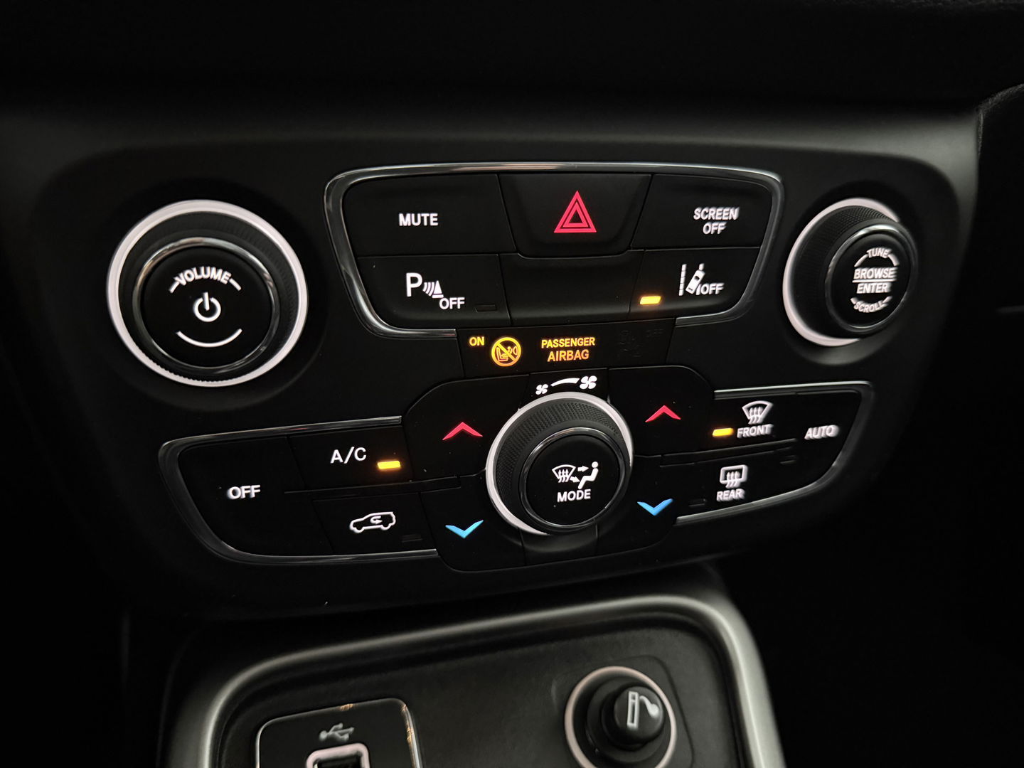 Jeep Compass 1.4 MultiAir 141PK Longitude | Camera | Cruise | Carplay | Navigatie | Parkeersens. | Clima