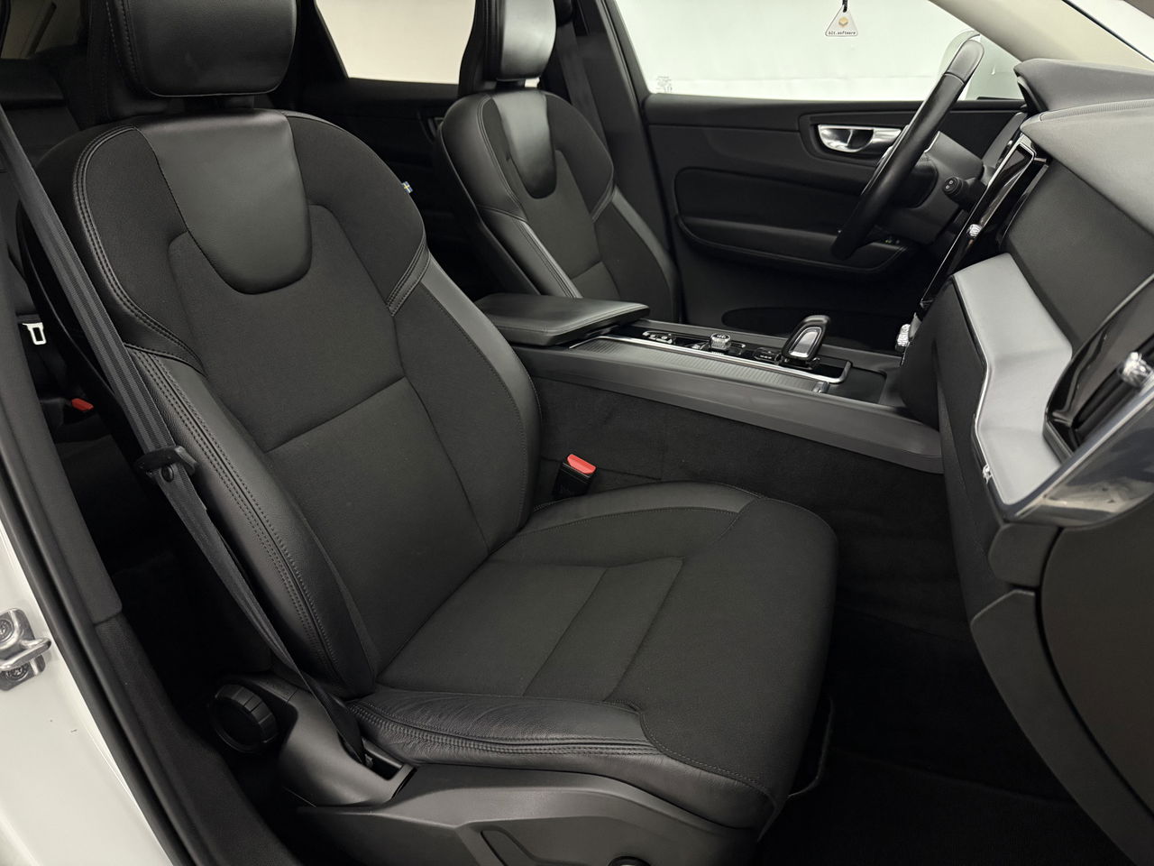Volvo XC60 2.0 Recharge T6 AWD 290PK Inscription | Pano | Virtual | Camera | Carplay | LED | Keyless
