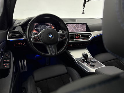 BMW 3-serie 320i | 184PK | M-sport | Sfeerverl. | HuD | H/K | Virtual | Adaptieve Cruise | Carplay | NAP