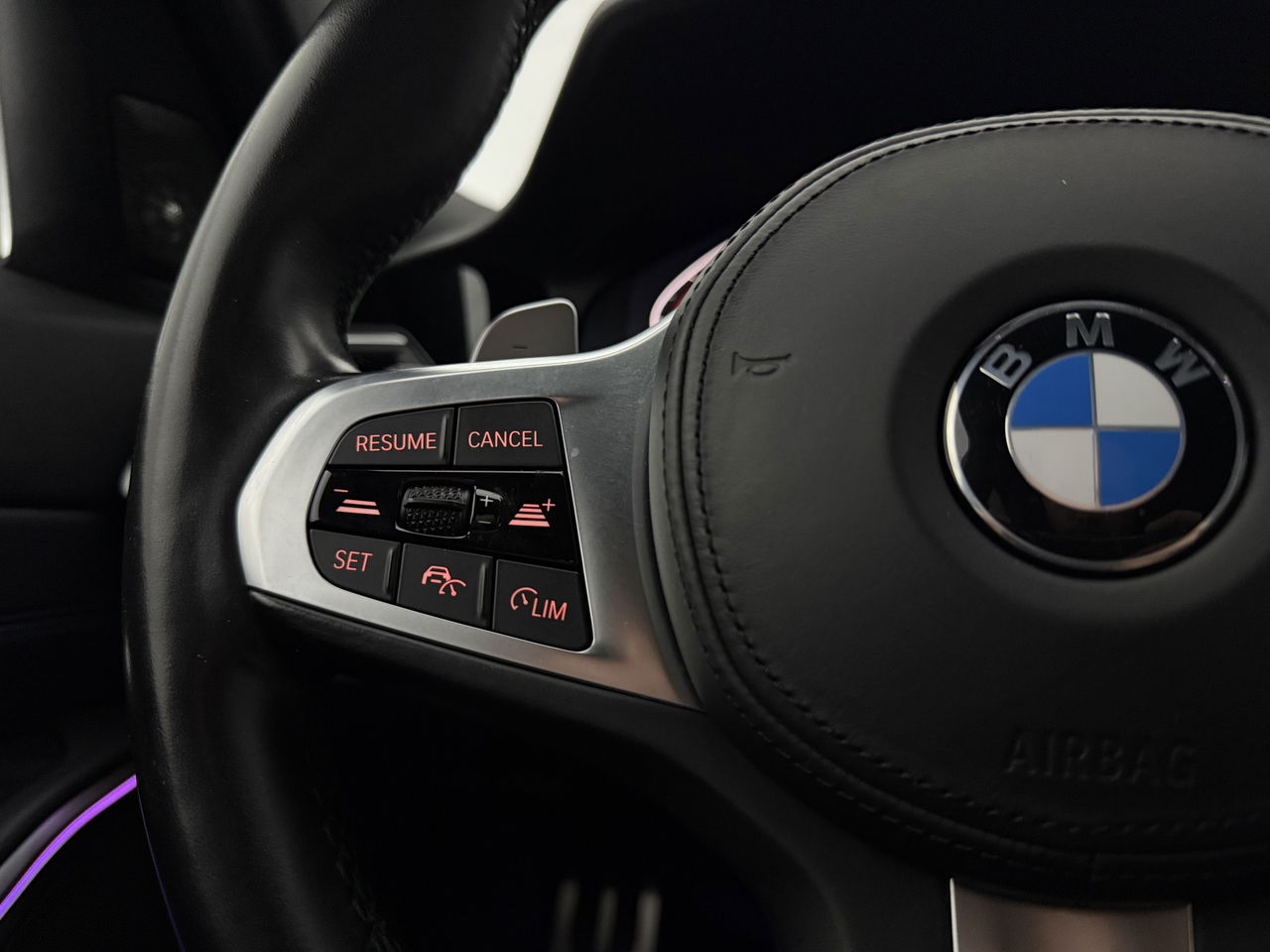 BMW 3-serie 320i | 184PK | M-sport | Sfeerverl. | HuD | H/K | Virtual | Adaptieve Cruise | Carplay | NAP