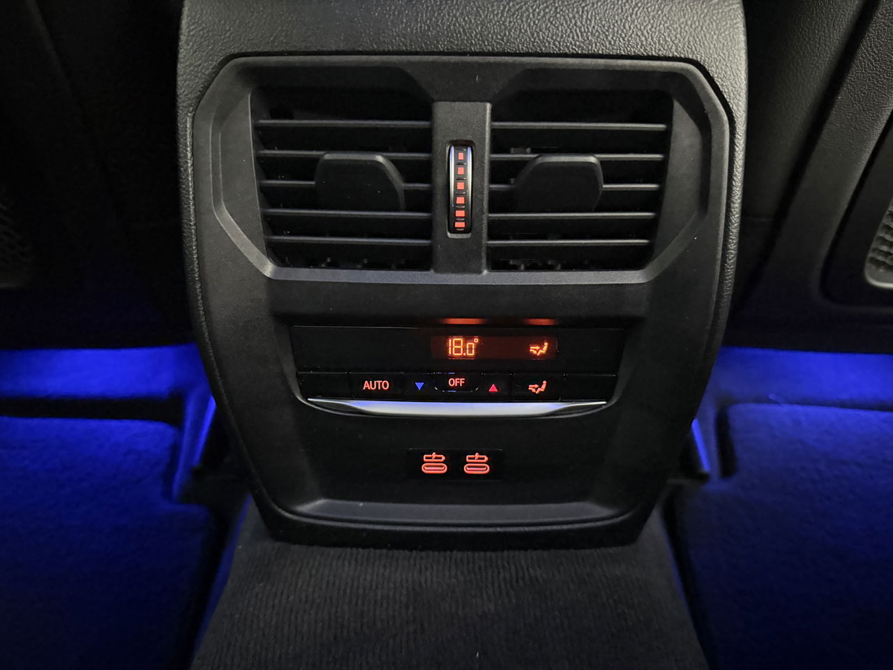 BMW 3-serie 320i | 184PK | M-sport | Sfeerverl. | HuD | H/K | Virtual | Adaptieve Cruise | Carplay | NAP