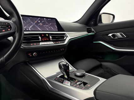 BMW 3-serie 320i | 184PK | M-sport | Sfeerverl. | HuD | H/K | Virtual | Adaptieve Cruise | Carplay | NAP