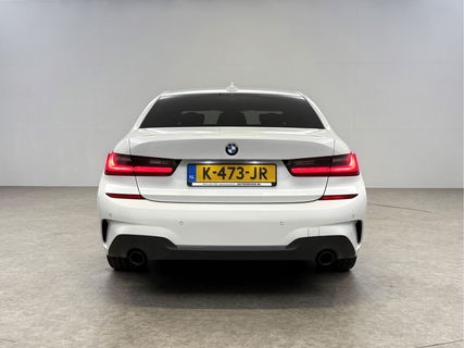 BMW 3-serie 320i | 184PK | M-sport | Sfeerverl. | HuD | H/K | Virtual | Adaptieve Cruise | Carplay | NAP