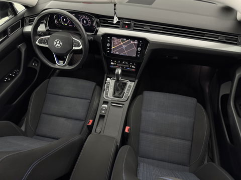 Volkswagen Passat 1.4 GTE PHEV | 231PK | Pano | Virtual | Trekh | Adaptive Cruise | Navi | LED | Camera | Keyless
