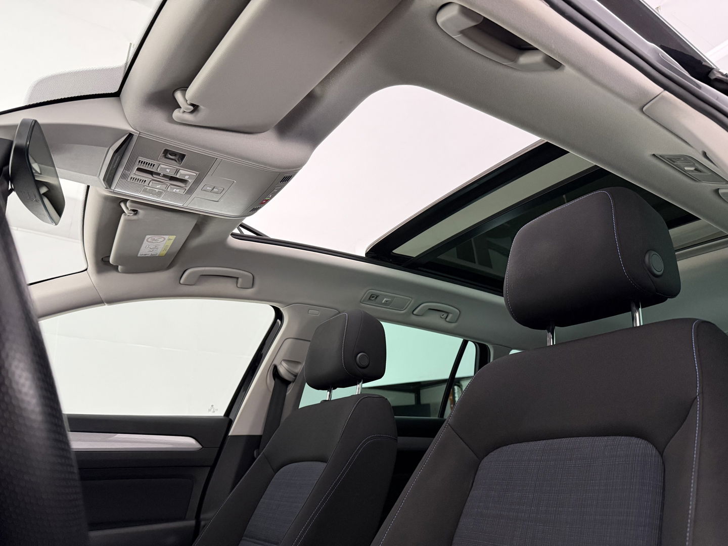 Volkswagen Passat 1.4 GTE PHEV 218PK | Pano | Virtual | Trekh | Adaptive Cruise | Navi | LED | Camera | Keyless