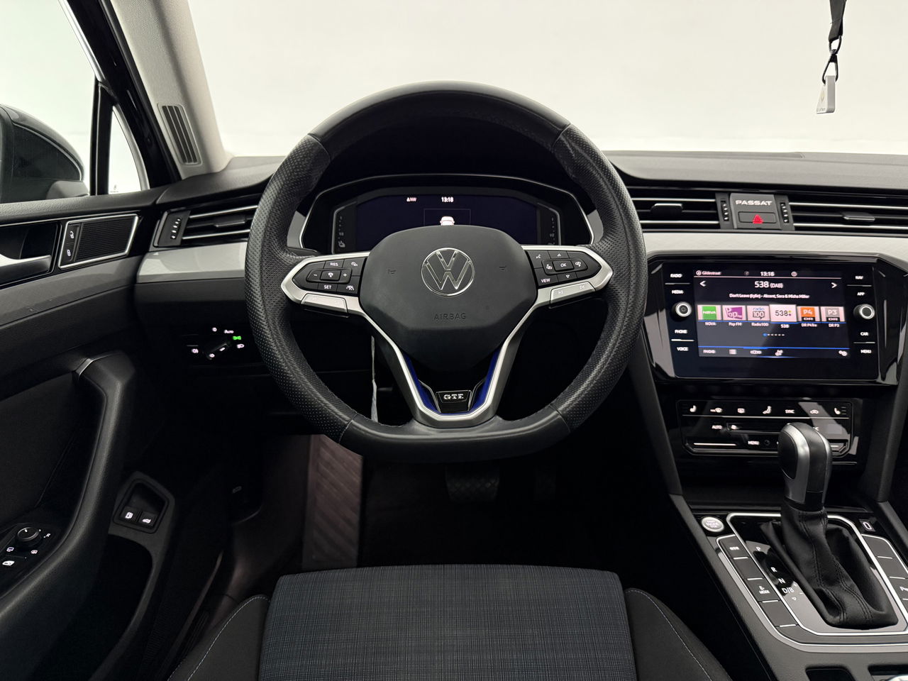Volkswagen Passat 1.4 GTE PHEV | 231PK | Pano | Virtual | Trekh | Adaptive Cruise | Navi | LED | Camera | Keyless