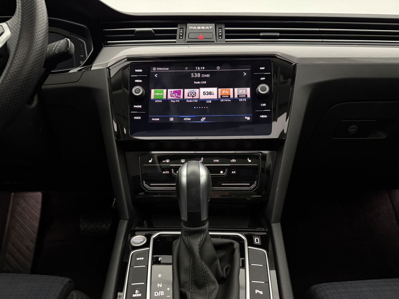 Volkswagen Passat 1.4 GTE PHEV | 231PK | Pano | Virtual | Trekh | Adaptive Cruise | Navi | LED | Camera | Keyless