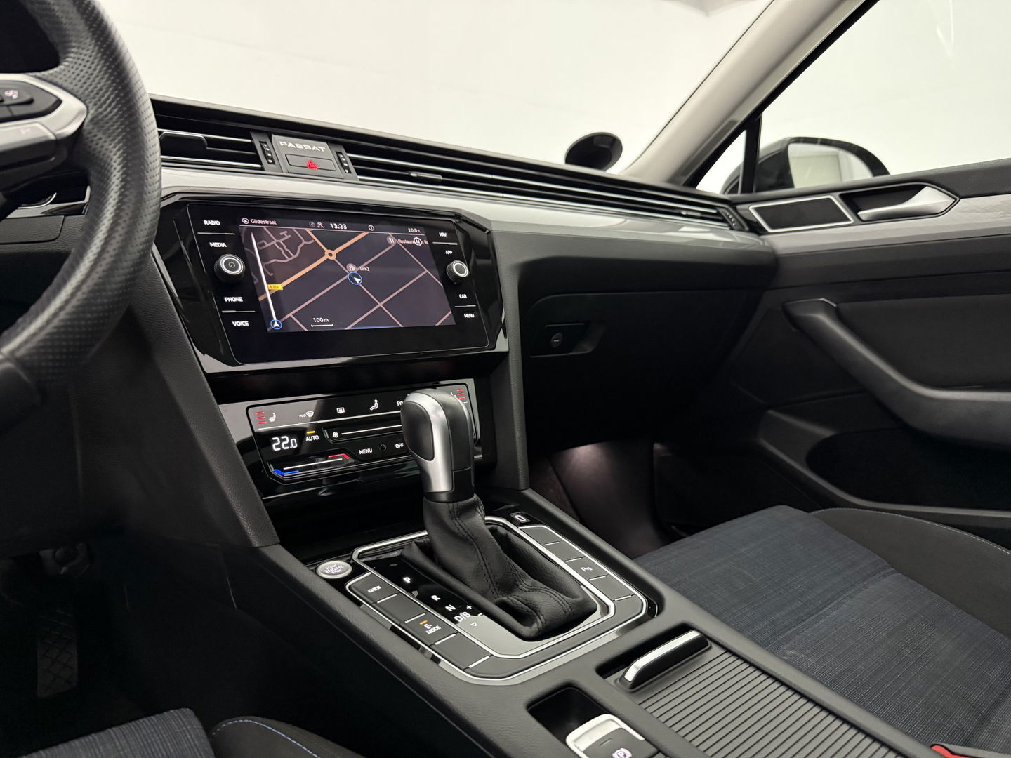 Volkswagen Passat 1.4 GTE PHEV | 231PK | Pano | Virtual | Trekh | Adaptive Cruise | Navi | LED | Camera | Keyless