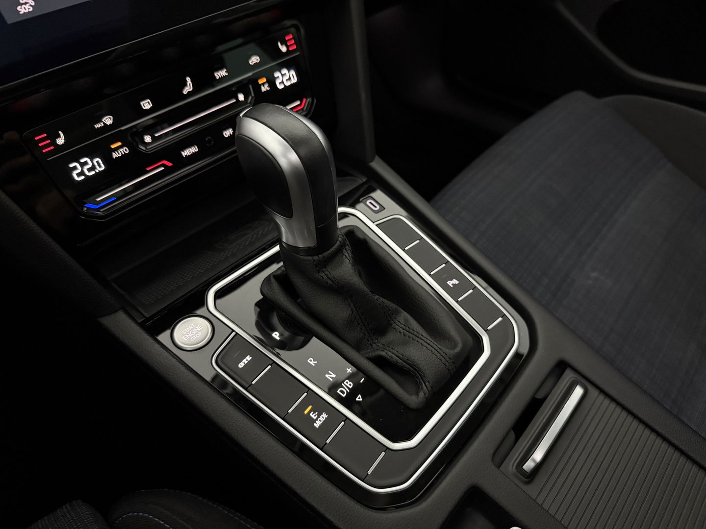 Volkswagen Passat 1.4 GTE PHEV | 231PK | Pano | Virtual | Trekh | Adaptive Cruise | Navi | LED | Camera | Keyless