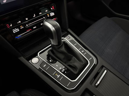 Volkswagen Passat 1.4 GTE PHEV | 231PK | Pano | Virtual | Trekh | Adaptive Cruise | Navi | LED | Camera | Keyless