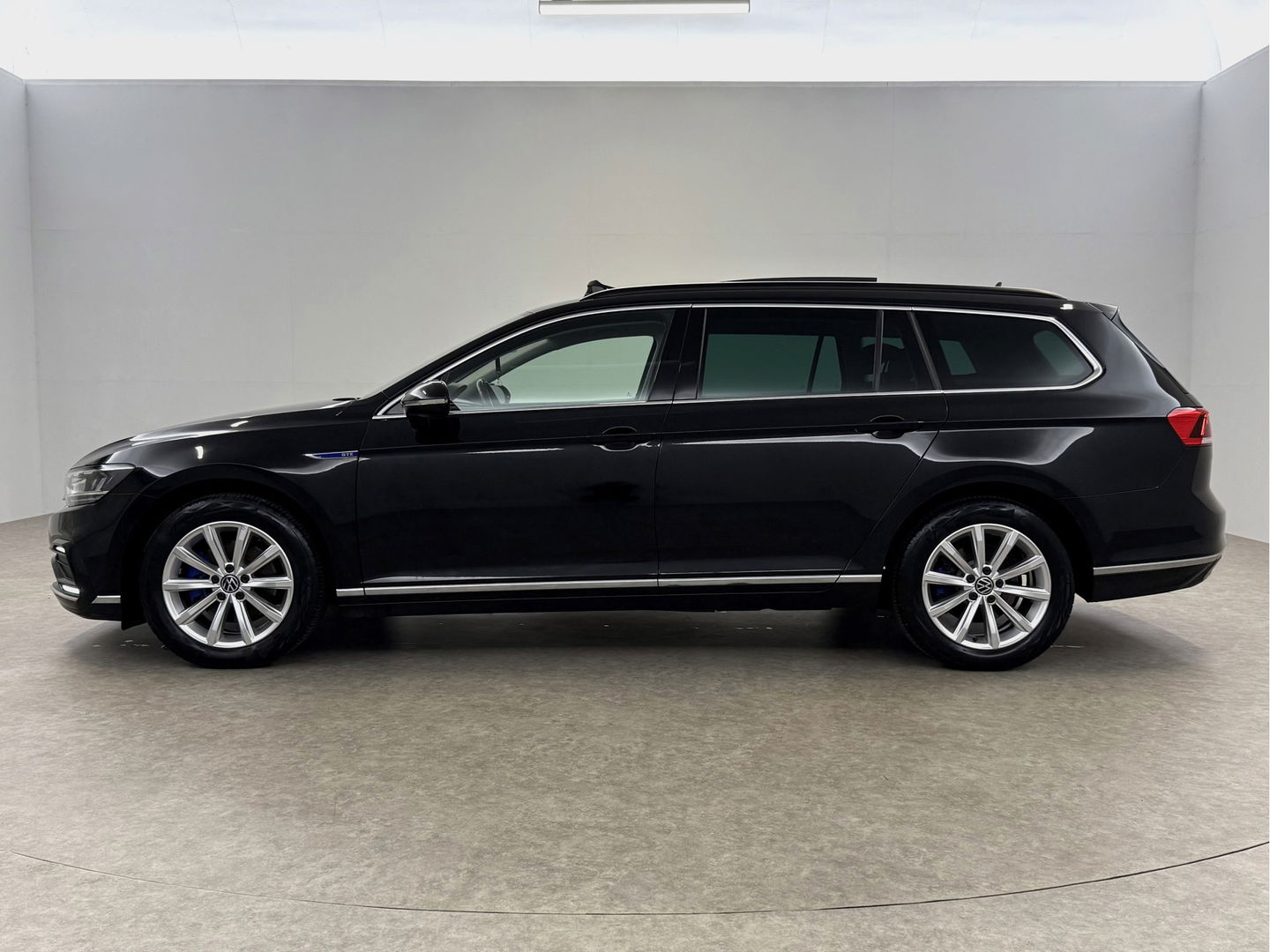 Volkswagen Passat 1.4 GTE PHEV | 231PK | Pano | Virtual | Trekh | Adaptive Cruise | Navi | LED | Camera | Keyless