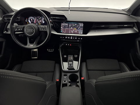 Audi A3 30TFSI S-Line | Virtual | Carplay | Navi | Parkeersens. | Stoelverwarming | LED | NAP