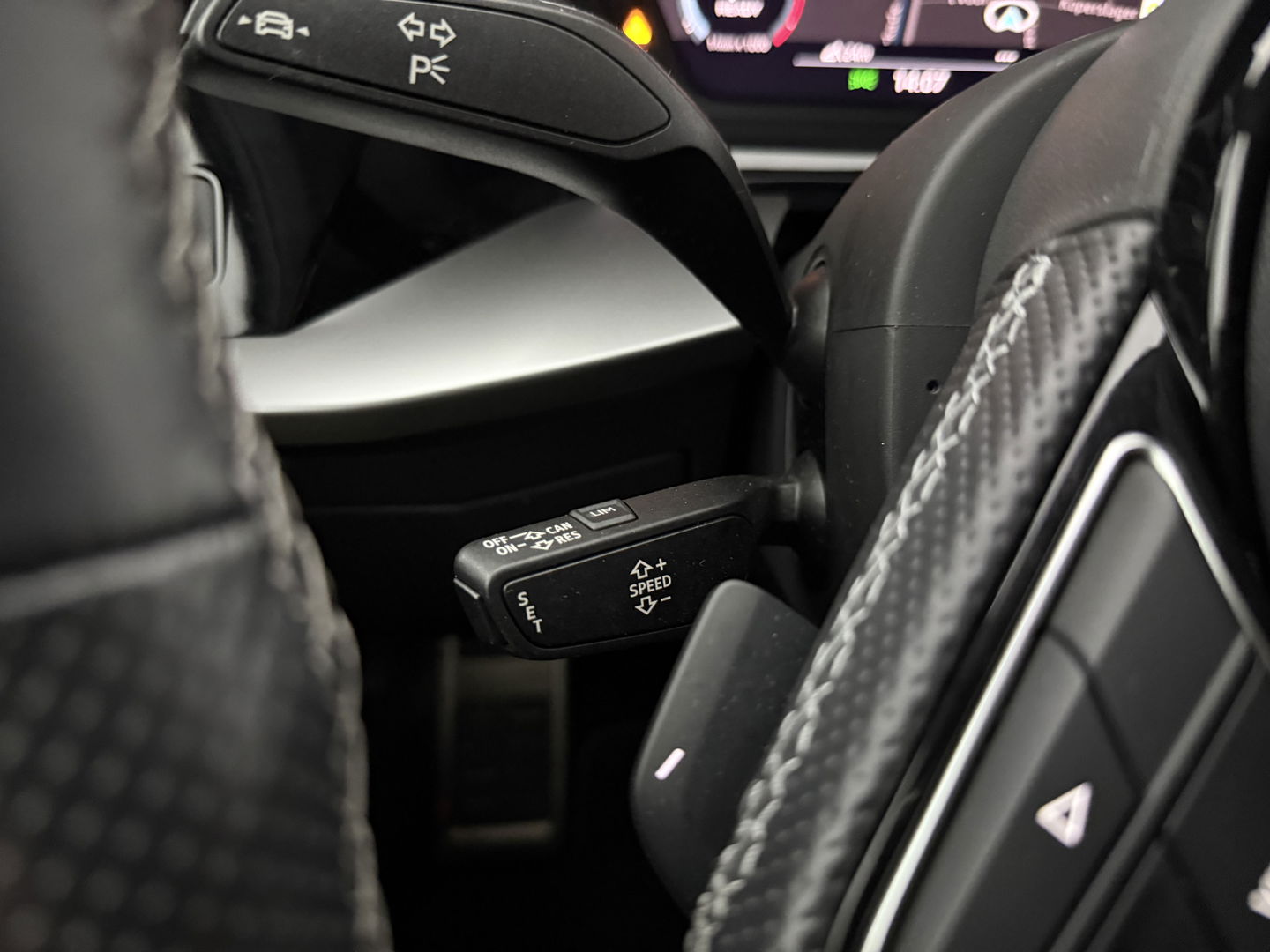 Audi A3 30TFSI S-Line | Virtual | Carplay | Navi | Parkeersens. | Stoelverwarming | LED | NAP