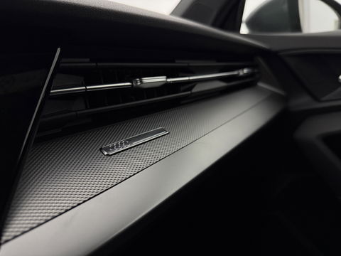 Audi A3 30TFSI S-Line | Virtual | Carplay | Navi | Parkeersens. | Stoelverwarming | LED | NAP