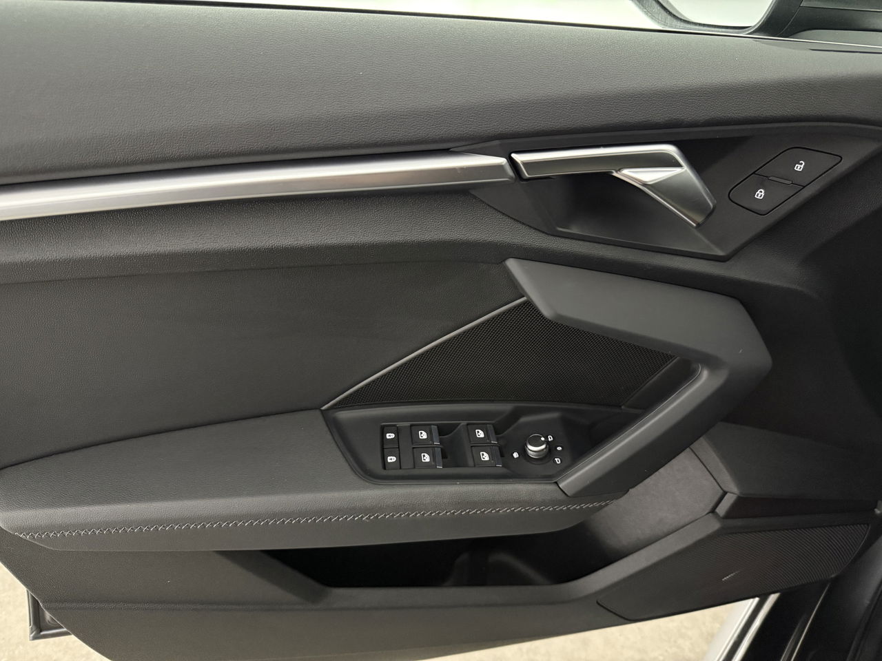 Audi A3 30TFSI S-Line | Virtual | Carplay | Navi | Parkeersens. | Stoelverwarming | LED | NAP
