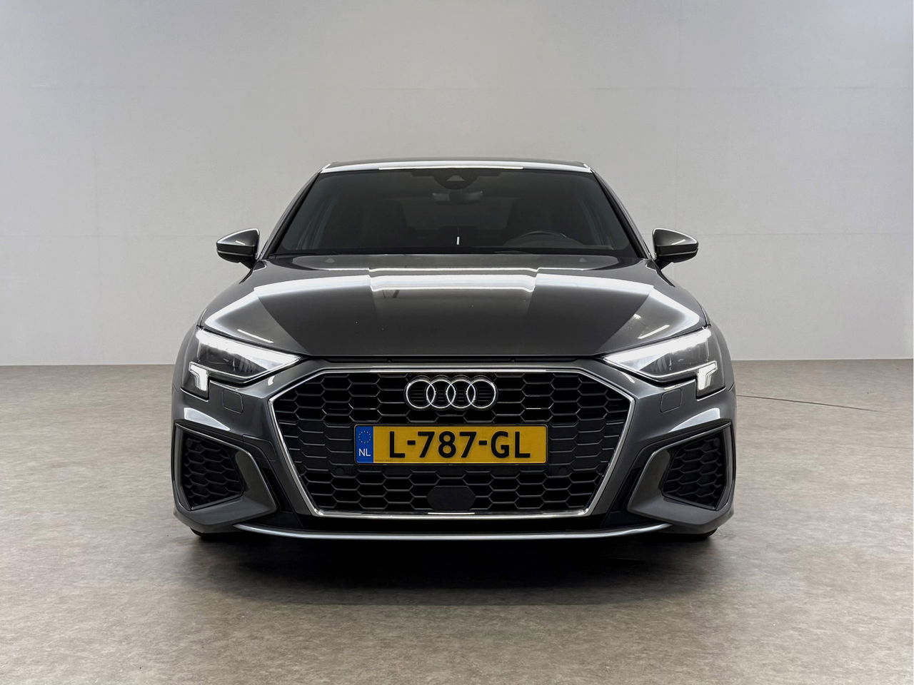 Audi A3 30TFSI S-Line | Virtual | Carplay | Navi | Parkeersens. | Stoelverwarming | LED | NAP