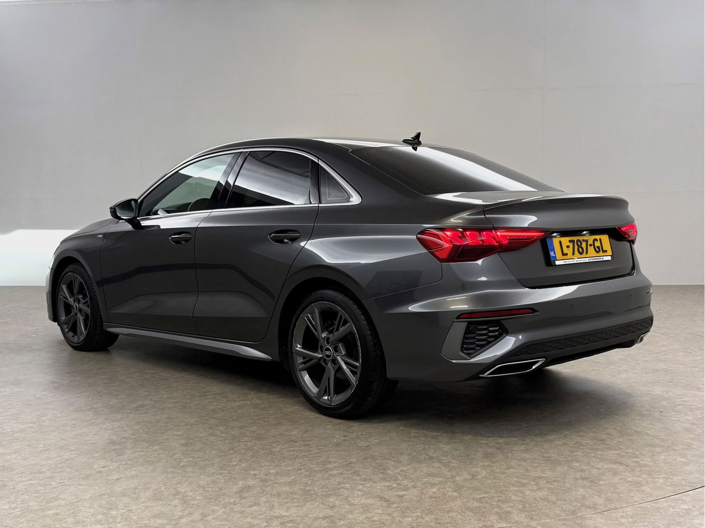 Audi A3 30TFSI S-Line | Virtual | Carplay | Navi | Parkeersens. | Stoelverwarming | LED | NAP