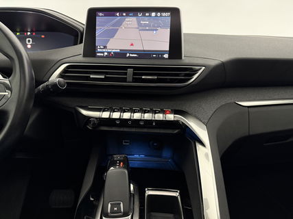 Peugeot 5008 1.2 PureTech Avantage | 7-zits | Pano | 360° | Sfeerverl. | Trekh | Carplay | LED | NAP