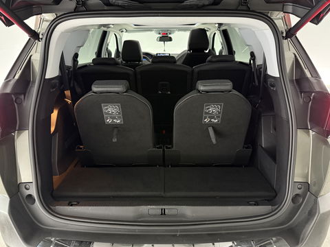 Peugeot 5008 1.2 PureTech Avantage | 7-zits | Pano | 360° | Sfeerverl. | Trekh | Carplay | LED | NAP