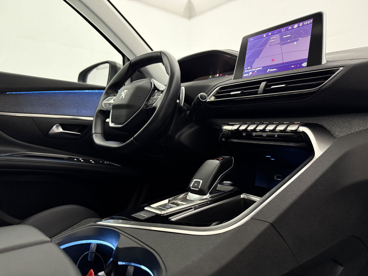Peugeot 5008 1.2 PureTech Avantage | 7-zits | Pano | 360° | Sfeerverl. | Trekh | Carplay | LED | NAP