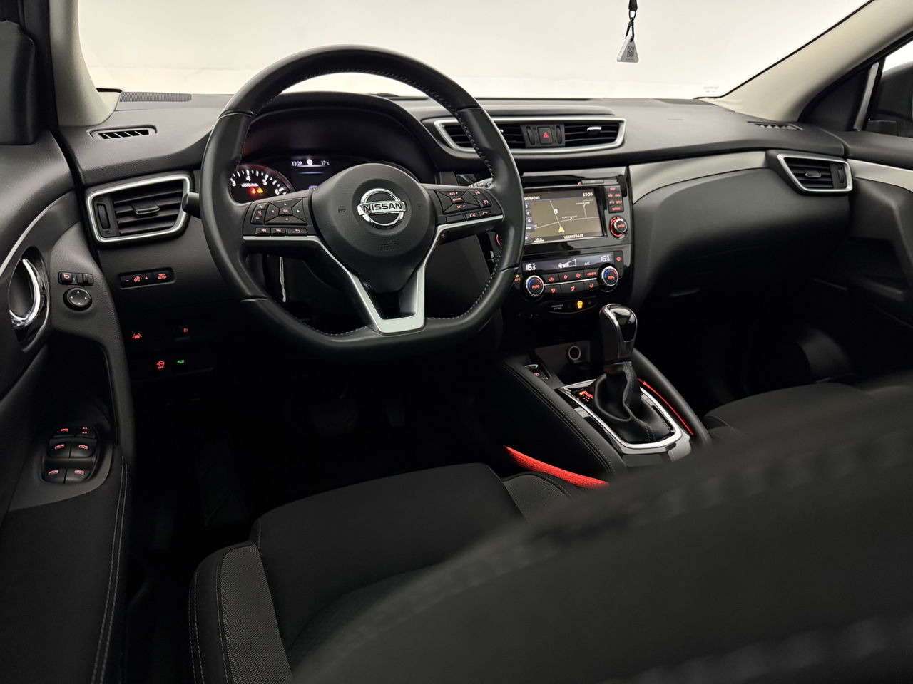 Nissan QASHQAI 1.2 N-Connecta | Pano | LED | 360° | Cruise | Navigatie | NAP
