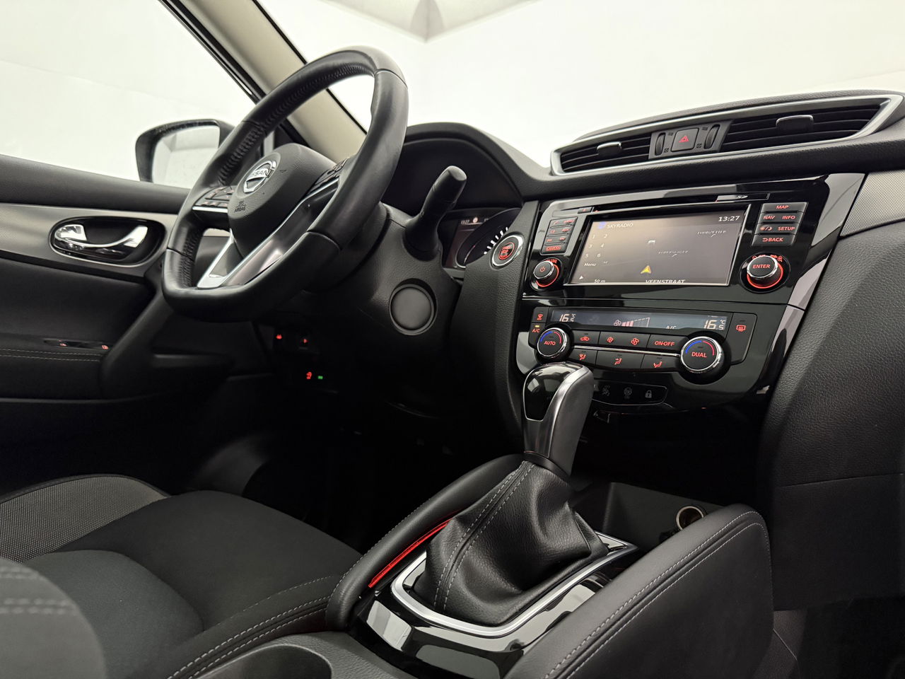 Nissan QASHQAI 1.2 N-Connecta | Pano | LED | 360° | Cruise | Navigatie | NAP