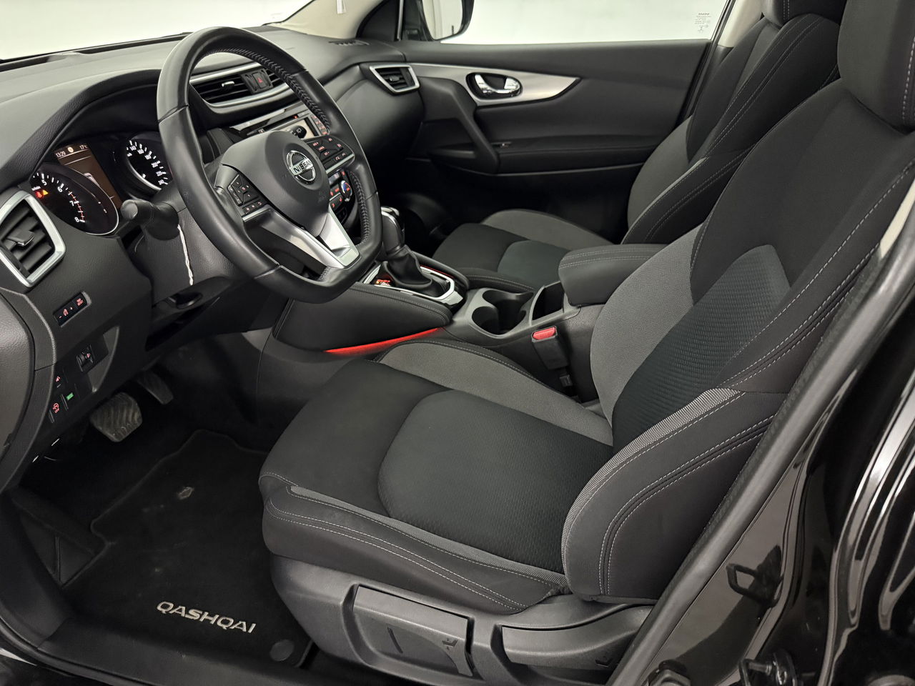 Nissan QASHQAI 1.2 N-Connecta | Pano | LED | 360° | Cruise | Navigatie | NAP
