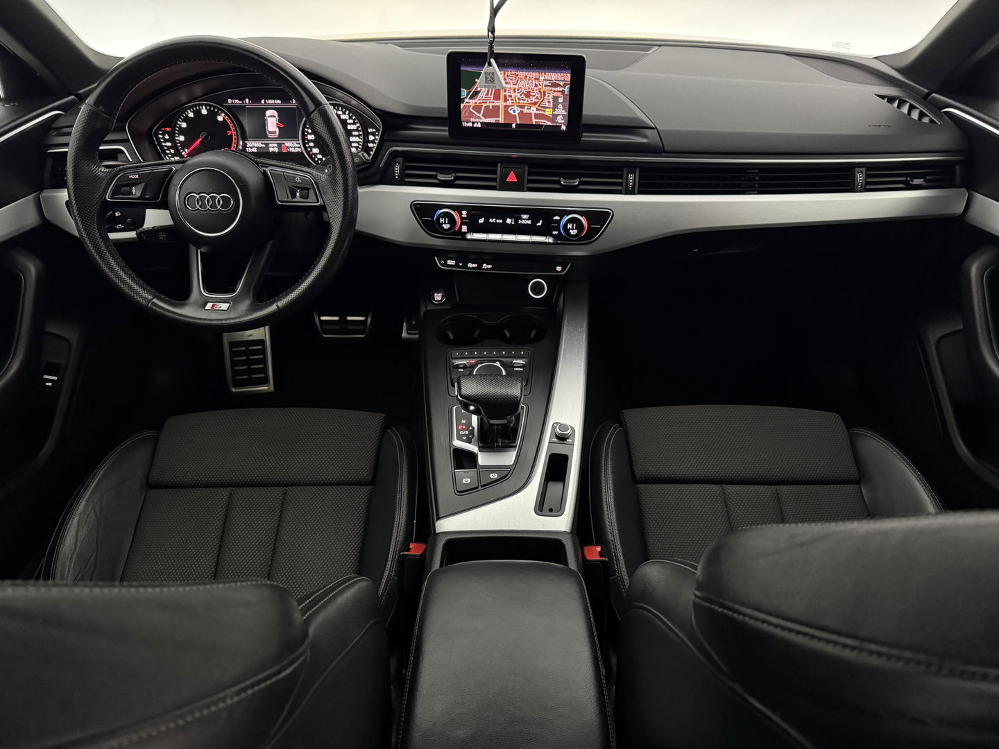 Audi A4 1.4 TFSI 150PK Sport S line | Clima | Cruise | Navigatie | Parkeersens. | LED | NAP