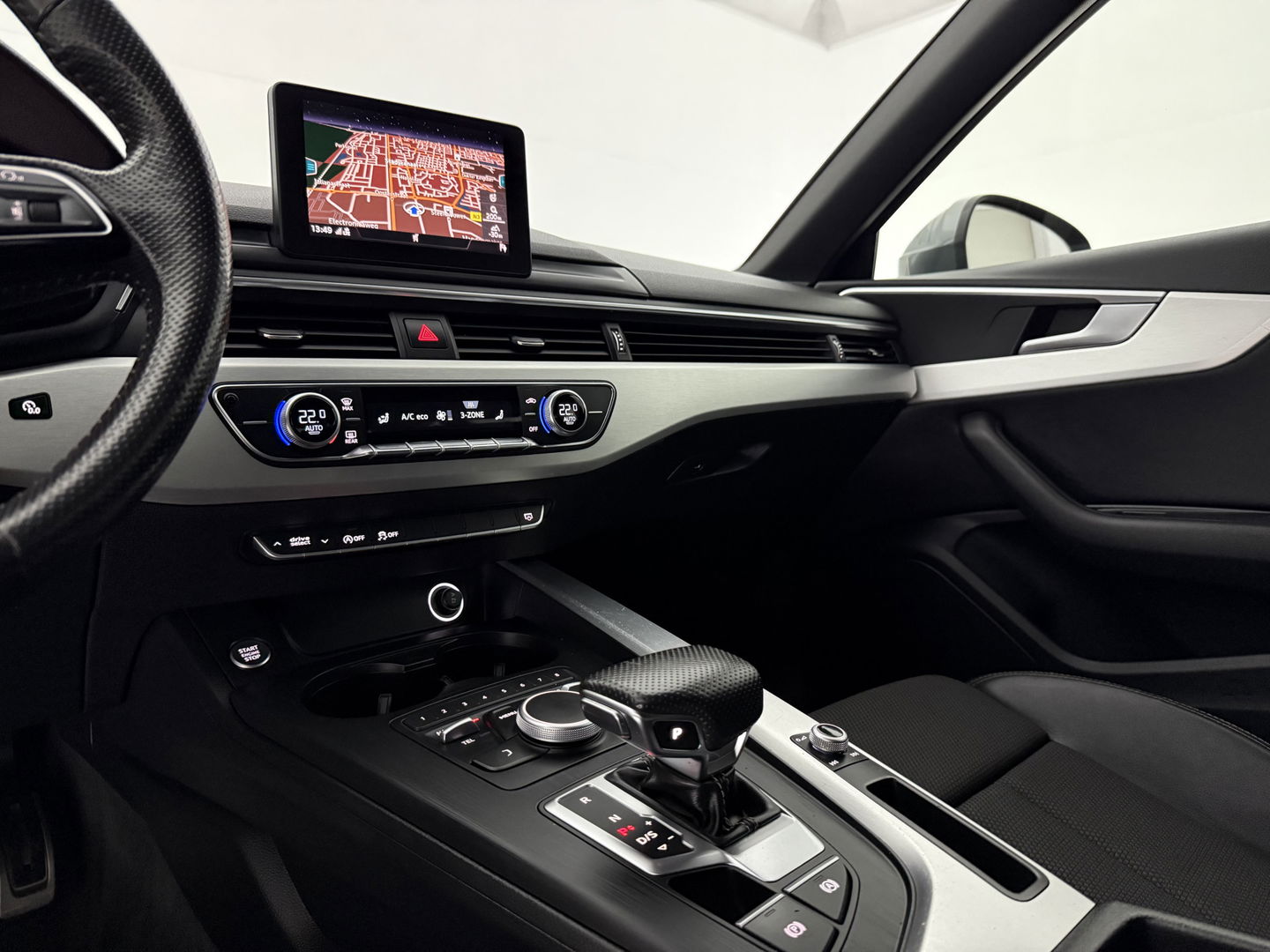 Audi A4 1.4 TFSI 150PK Sport S line | Clima | Cruise | Navigatie | Parkeersens. | LED | NAP