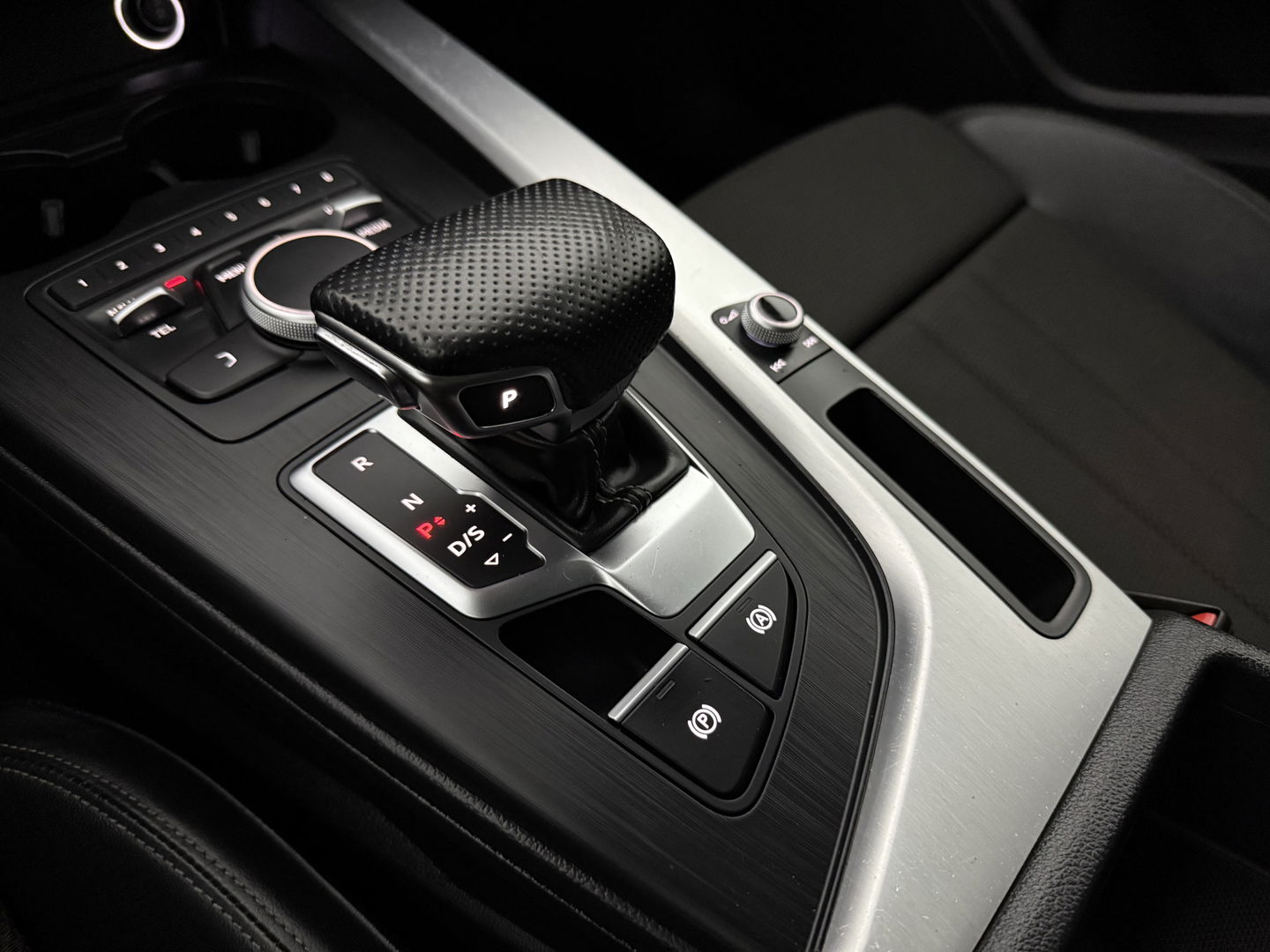 Audi A4 1.4 TFSI 150PK Sport S line | Clima | Cruise | Navigatie | Parkeersens. | LED | NAP