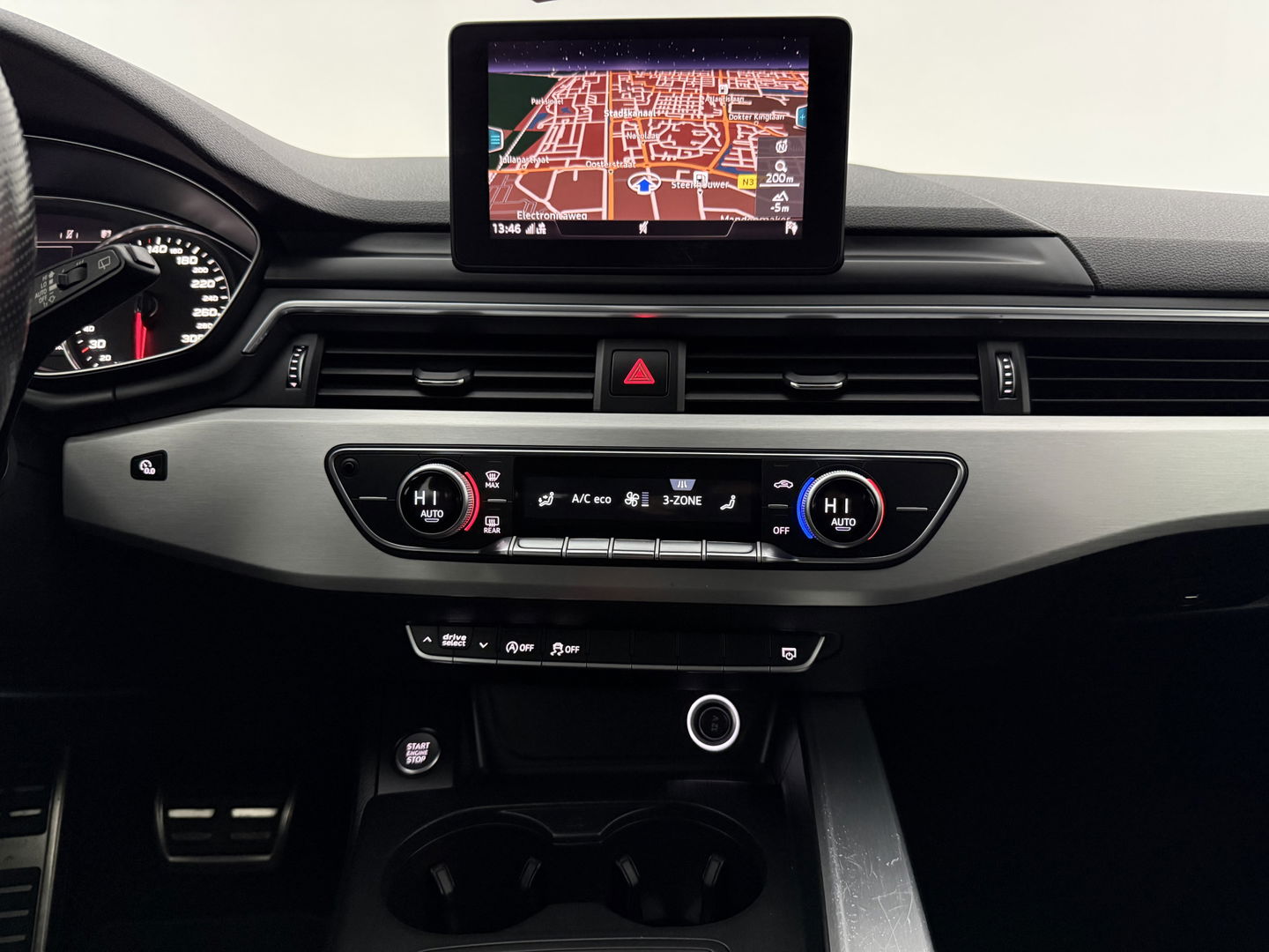 Audi A4 1.4 TFSI 150PK Sport S line | Clima | Cruise | Navigatie | Parkeersens. | LED | NAP