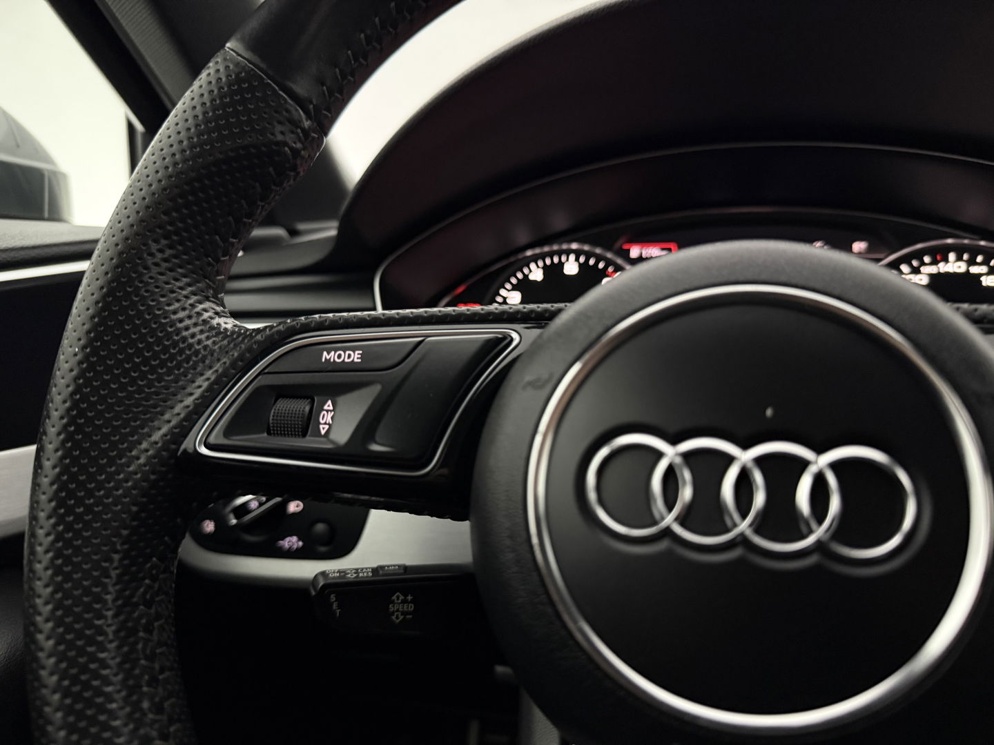 Audi A4 1.4 TFSI 150PK Sport S line | Clima | Cruise | Navigatie | Parkeersens. | LED | NAP